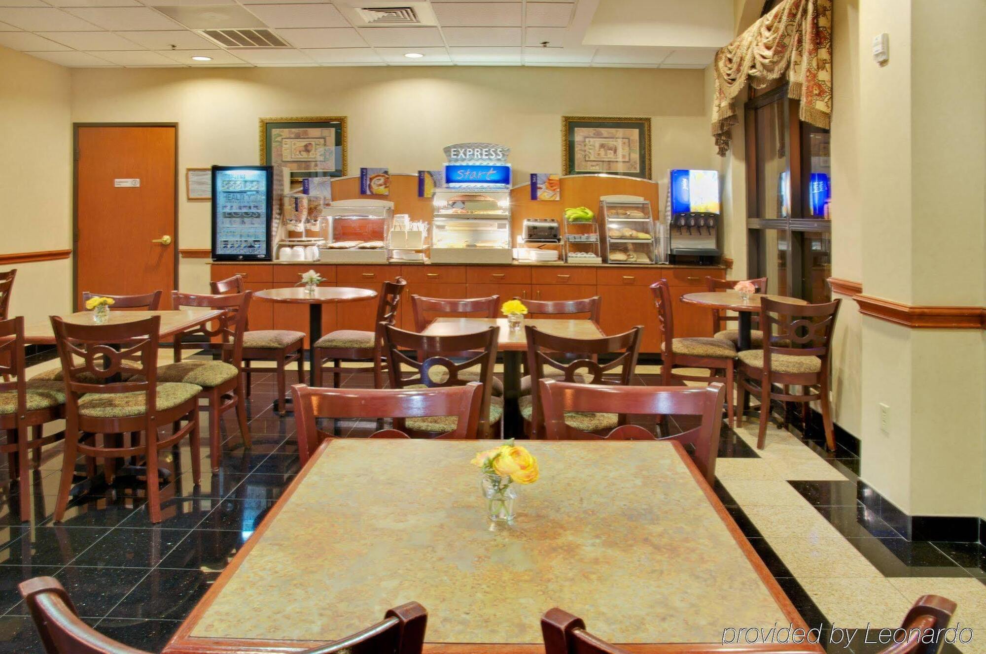 Holiday Inn Express & Suites Houston - Memorial Park Area By Ihg Eksteriør billede