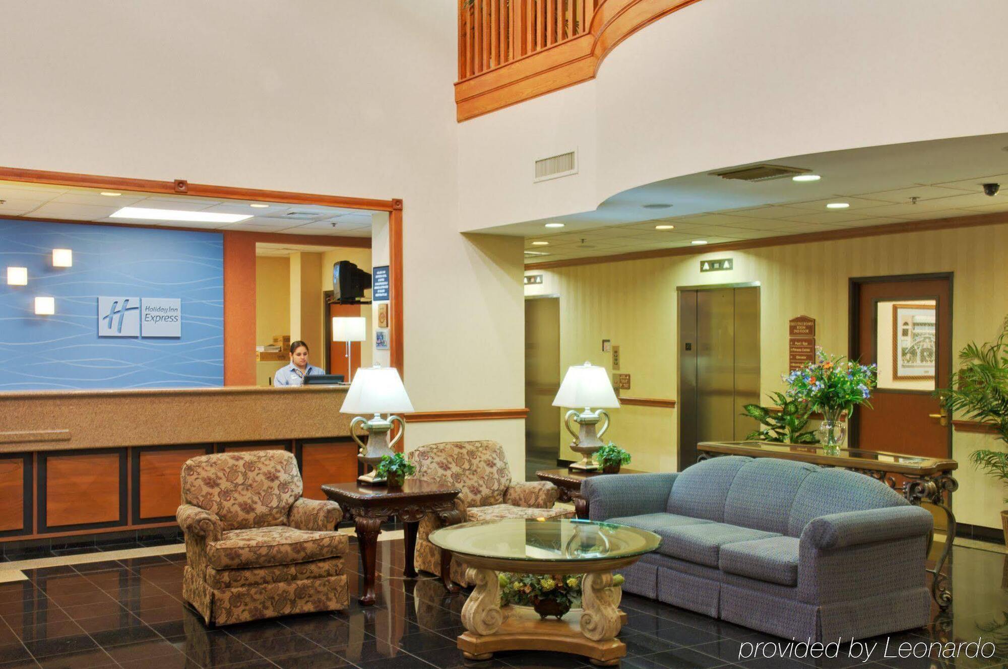 Holiday Inn Express & Suites Houston - Memorial Park Area By Ihg Eksteriør billede