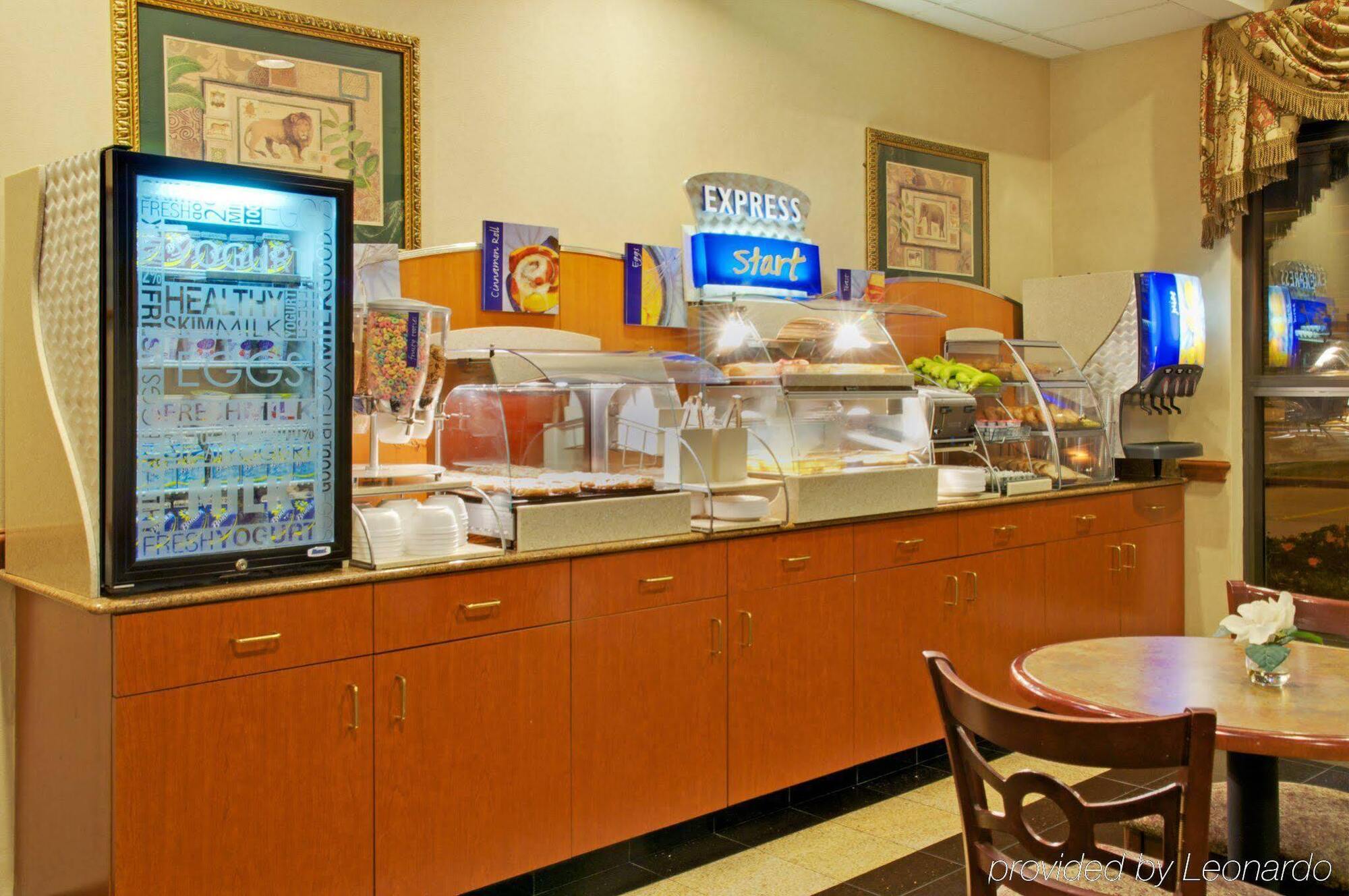 Holiday Inn Express & Suites Houston - Memorial Park Area By Ihg Eksteriør billede